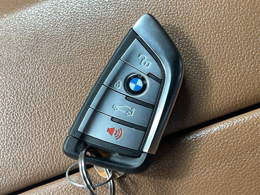 Thumbnail: 2021 BMW X6 - 27