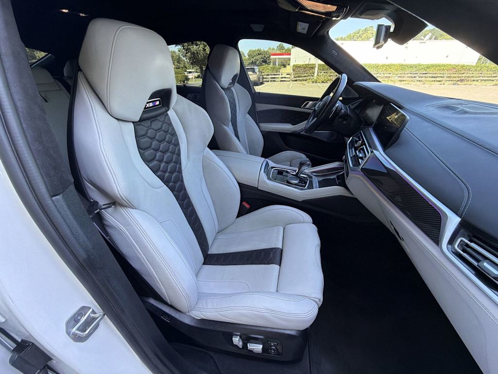 Thumbnail: 2022 BMW X6 - 12