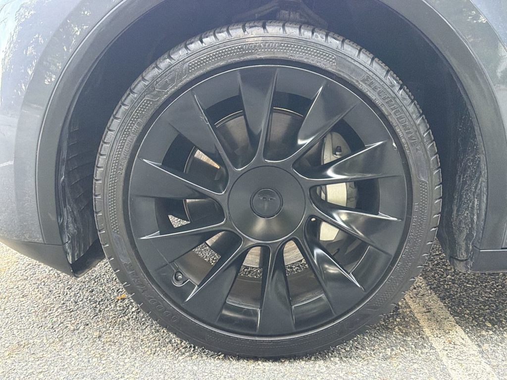 Thumbnail: 2023 Tesla Model Y - 7