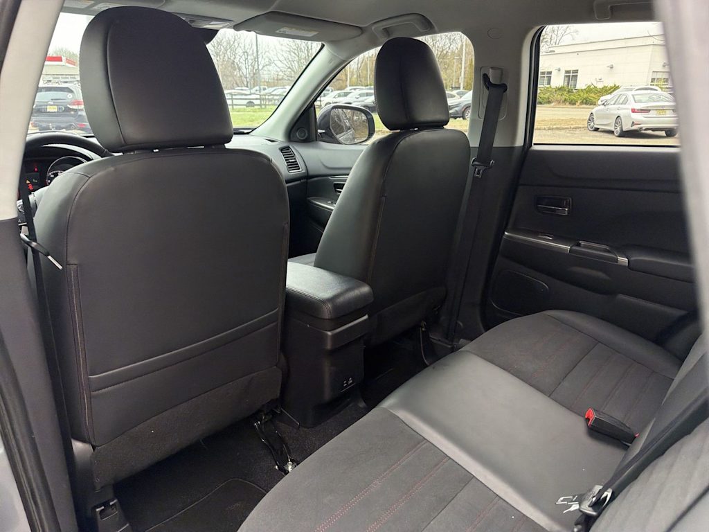 Thumbnail: 2024 Mitsubishi Outlander Sport - 13
