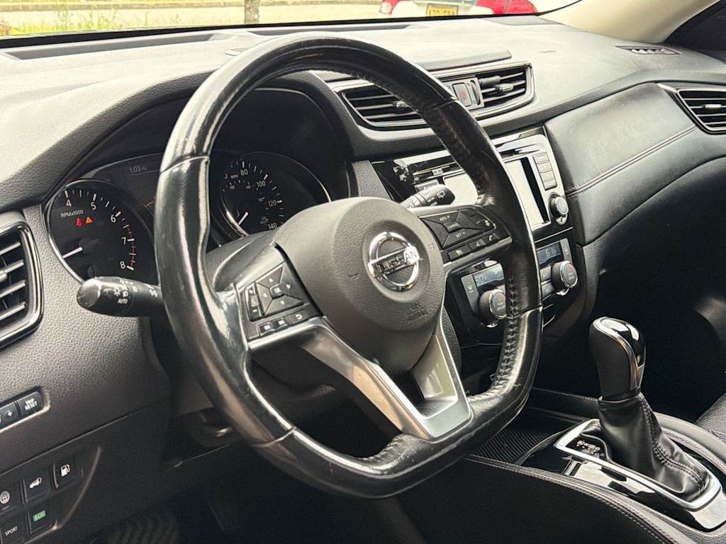 Thumbnail: 2018 Nissan Rogue - 14