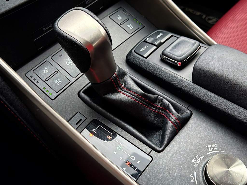 Thumbnail: 2016 Lexus IS - 16