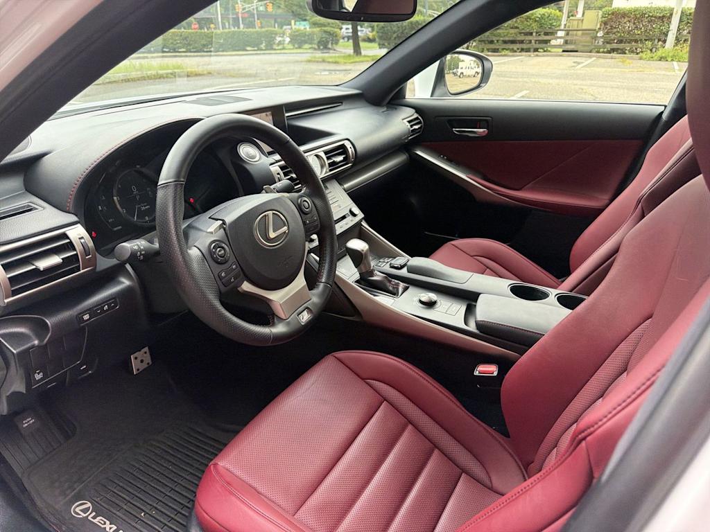 Thumbnail: 2016 Lexus IS - 2