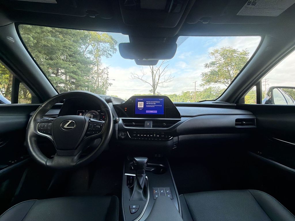 Thumbnail: 2024 Lexus UX - 10