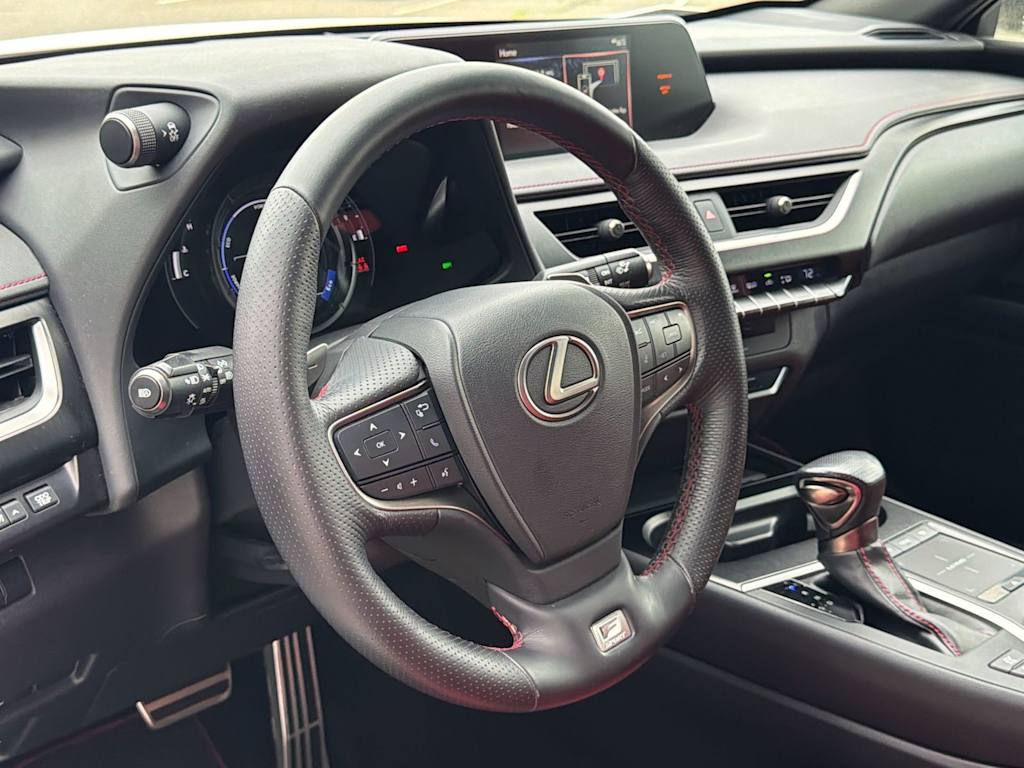 Thumbnail: 2019 Lexus UX - 10