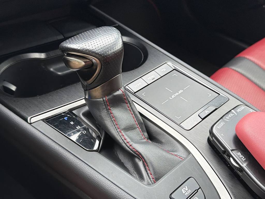 Thumbnail: 2019 Lexus UX - 15