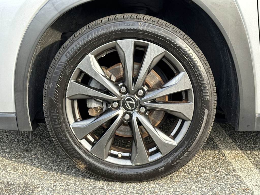 Thumbnail: 2019 Lexus UX - 8