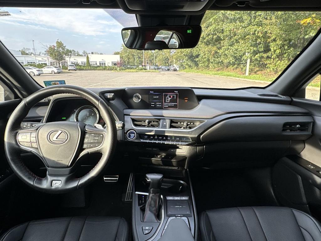 Thumbnail: 2019 Lexus UX - 10