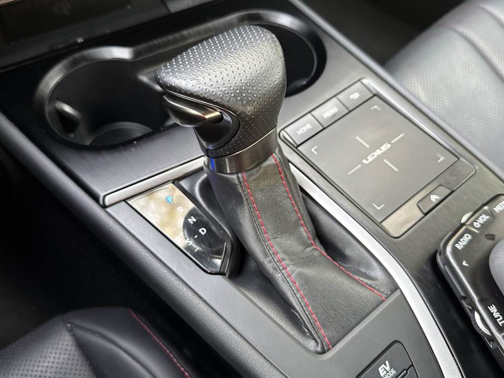 Thumbnail: 2019 Lexus UX - 16