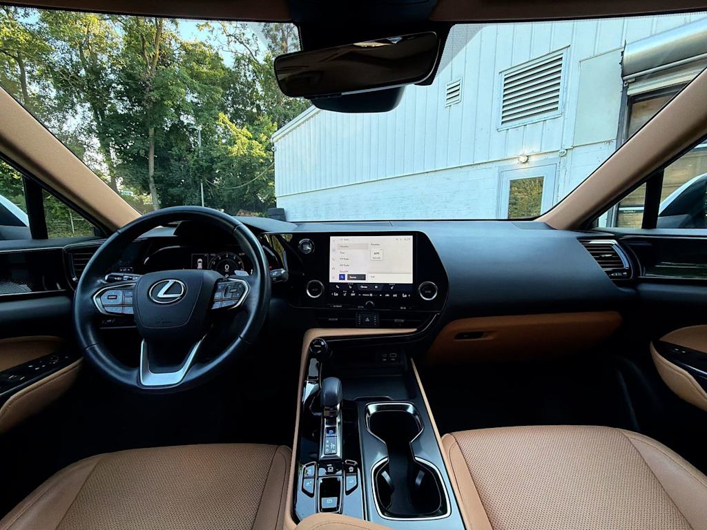 Thumbnail: 2024 Lexus ES - 10