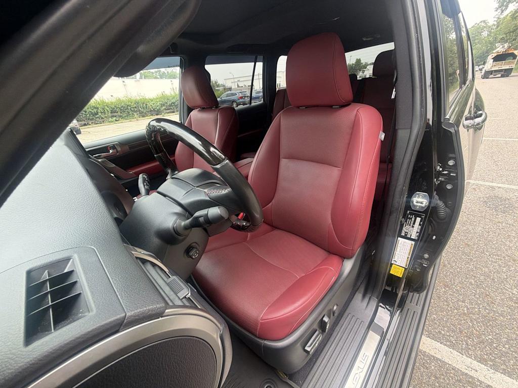 Thumbnail: 2023 Lexus GX - 12