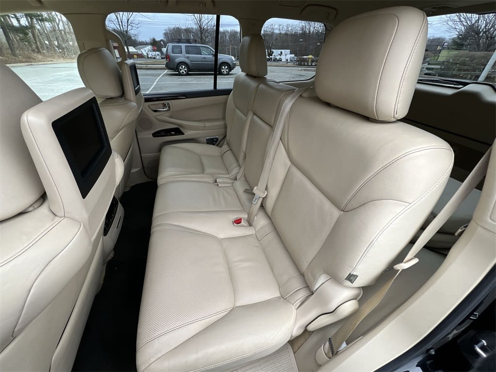 2014 Lexus LX 570 28