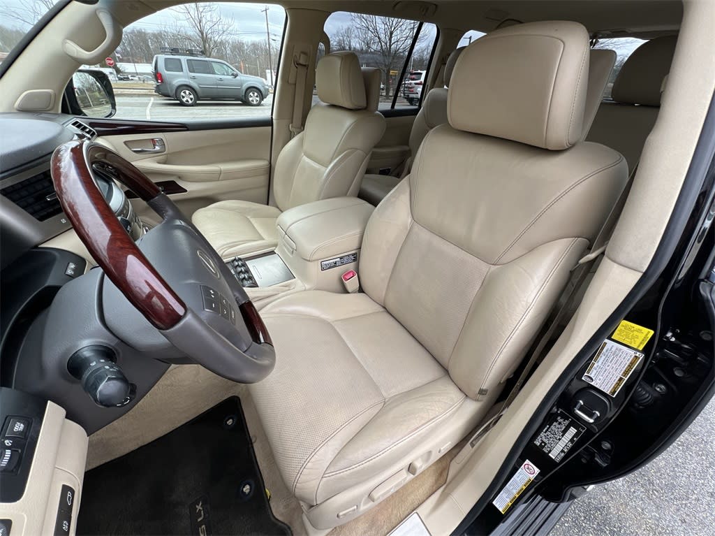 2014 Lexus LX 570 11