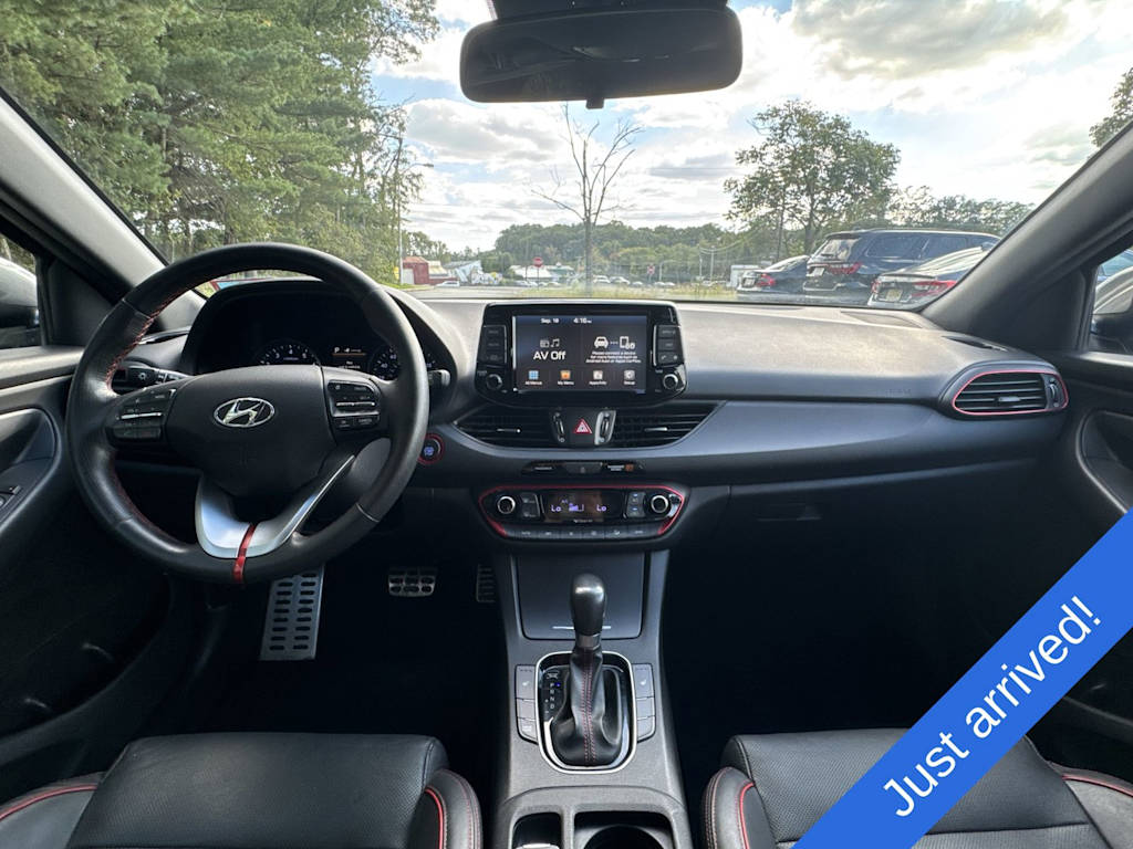 Thumbnail: 2018 Hyundai Elantra - 10