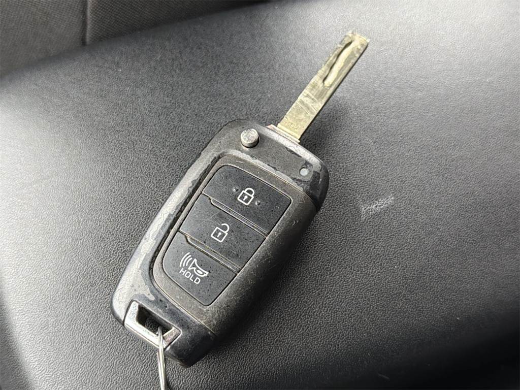 Thumbnail: 2023 Hyundai Venue - 19