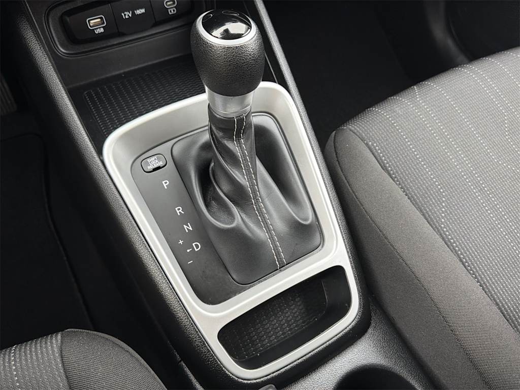 Thumbnail: 2023 Hyundai Venue - 16