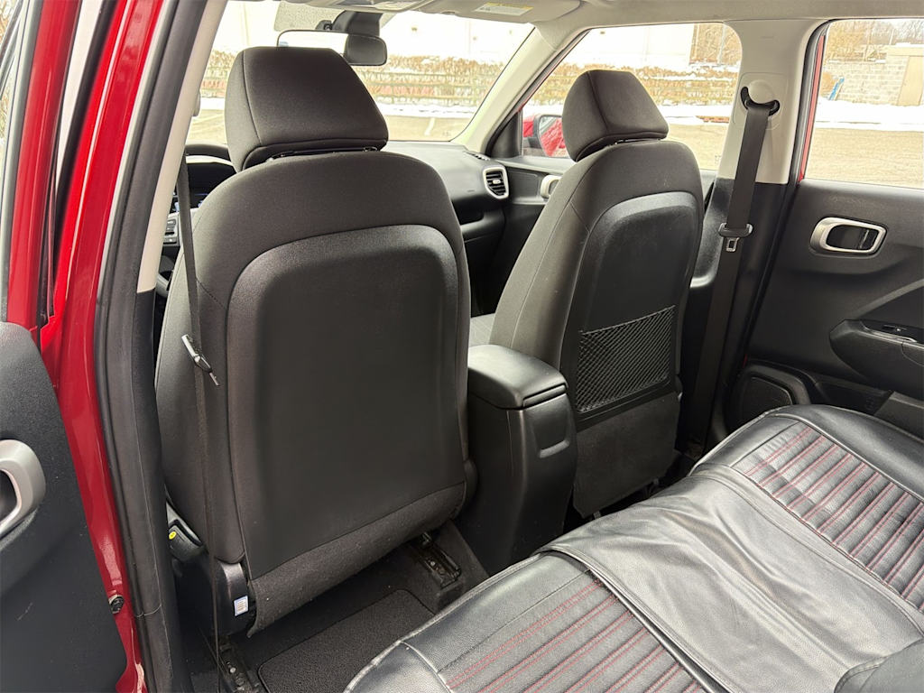 Thumbnail: 2023 Hyundai Venue - 13