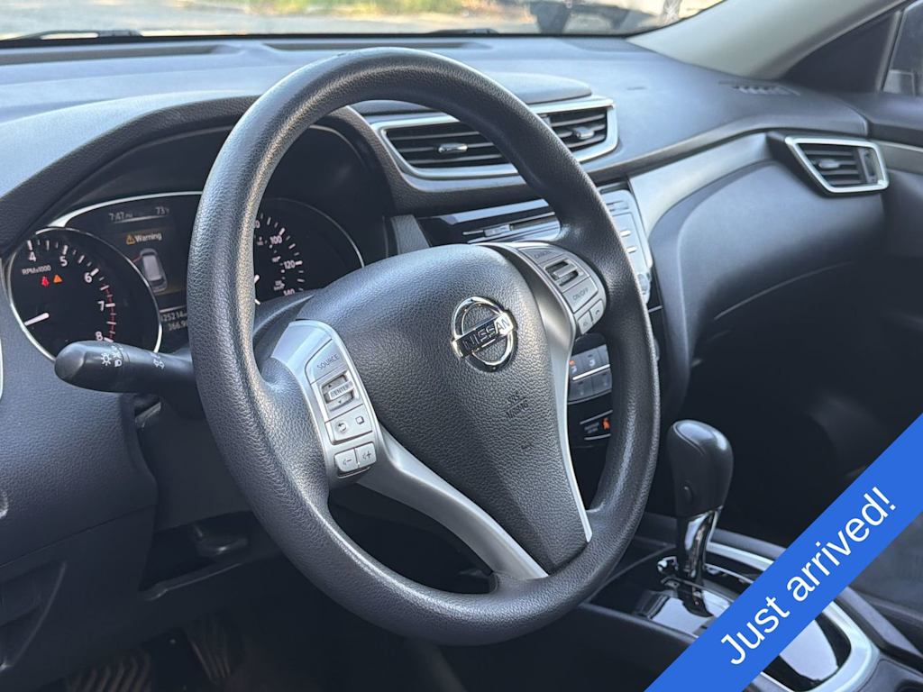 Thumbnail: 2015 Nissan Rogue - 14