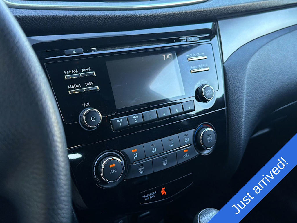 Thumbnail: 2015 Nissan Rogue - 15