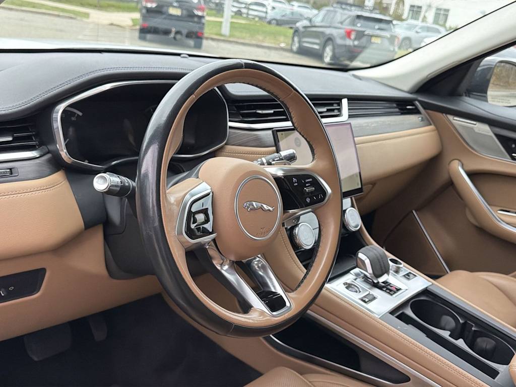 Thumbnail: 2022 Jaguar F-Pace - 10