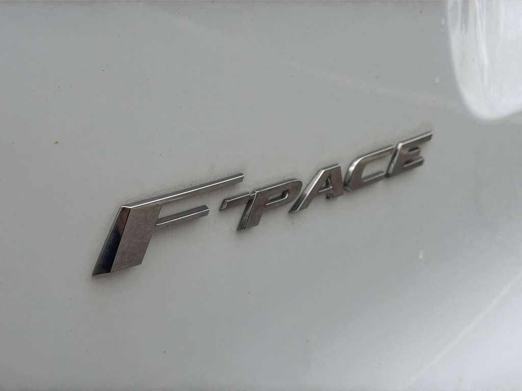 Thumbnail: 2022 Jaguar F-Pace - 7