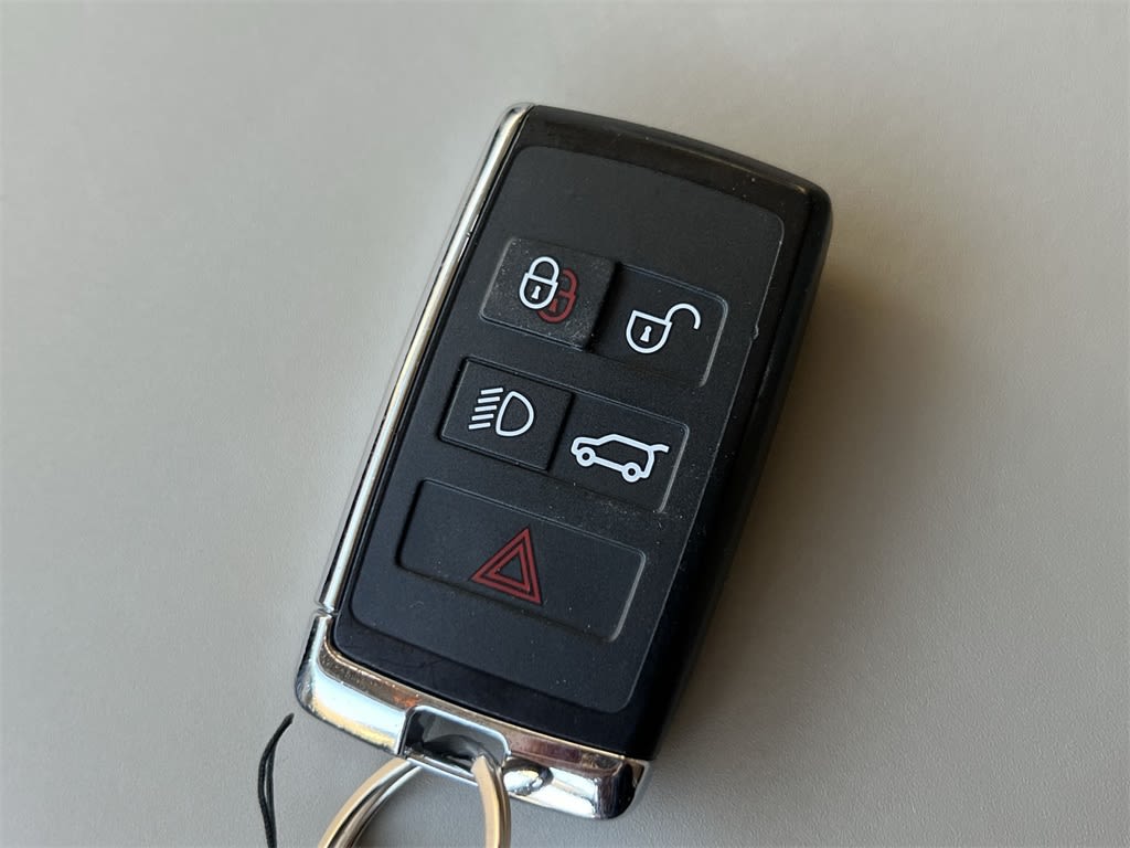 Thumbnail: 2024 Land Rover Defender - 28