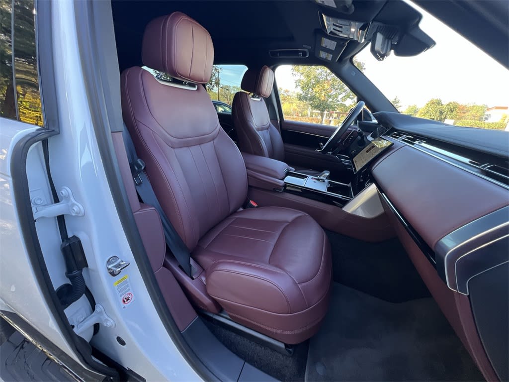 Thumbnail: 2025 Land Rover Range Rover - 29