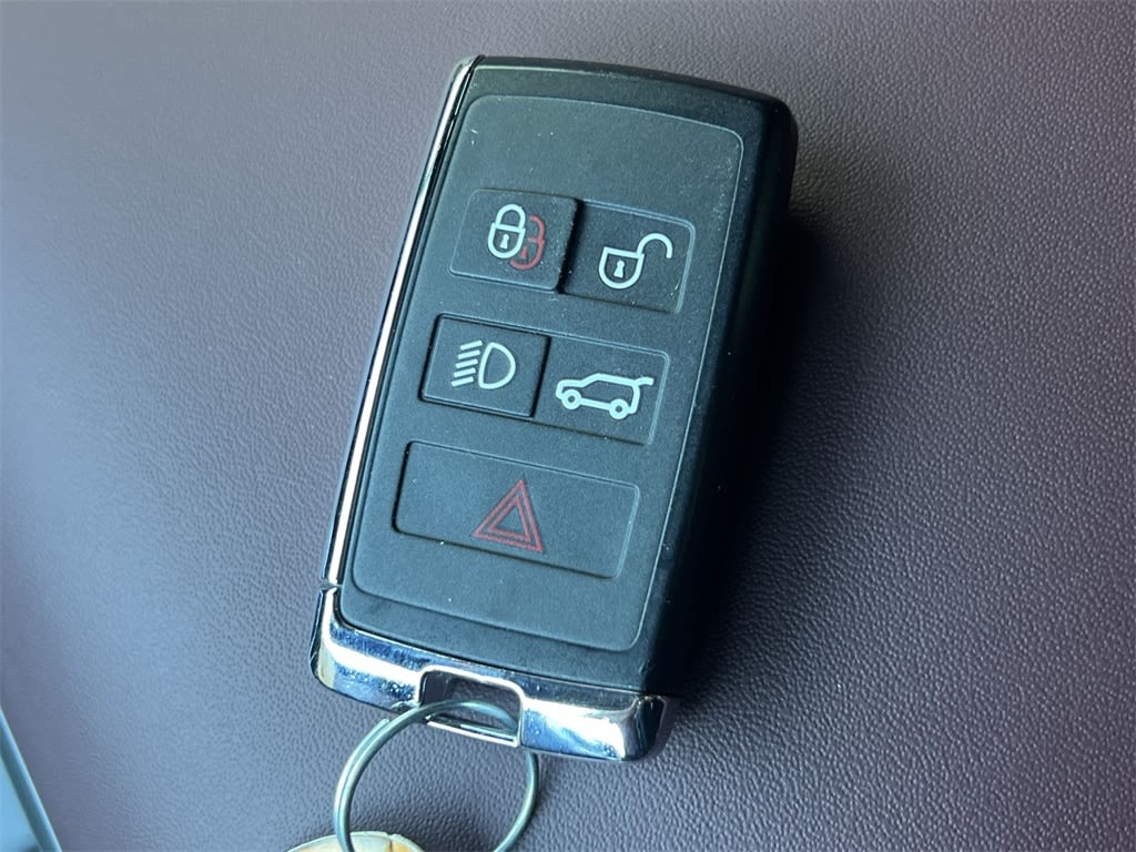 Thumbnail: 2025 Land Rover Range Rover - 17