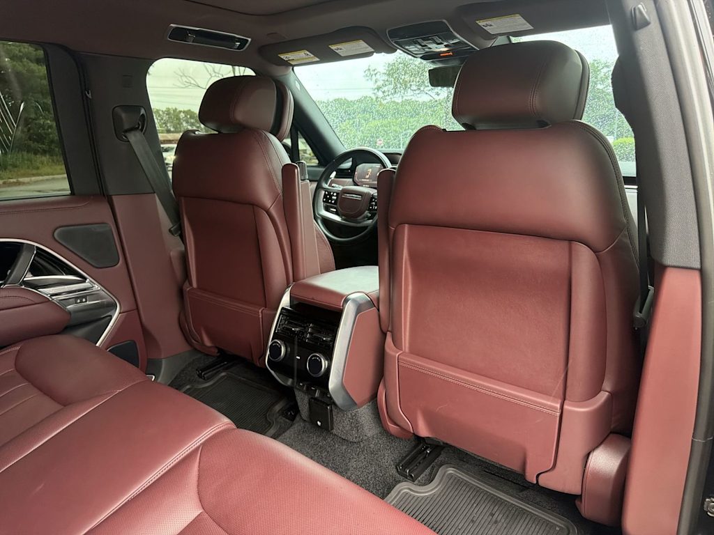 Thumbnail: 2024 Land Rover Range Rover - 10