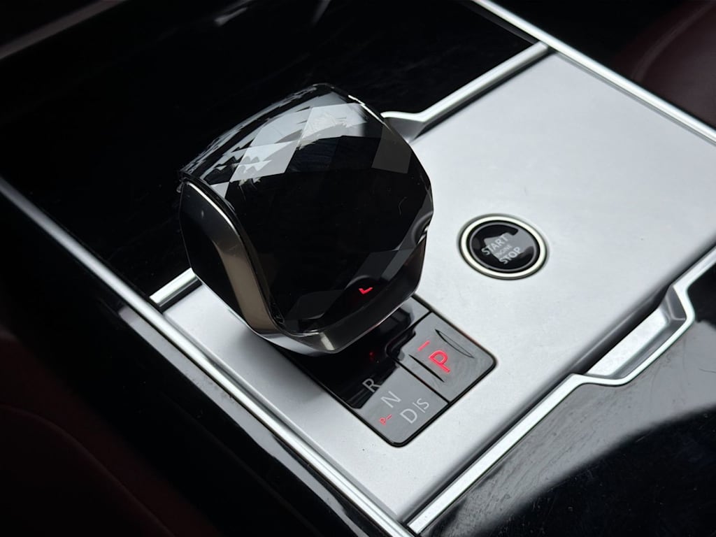 Thumbnail: 2024 Land Rover Range Rover - 28