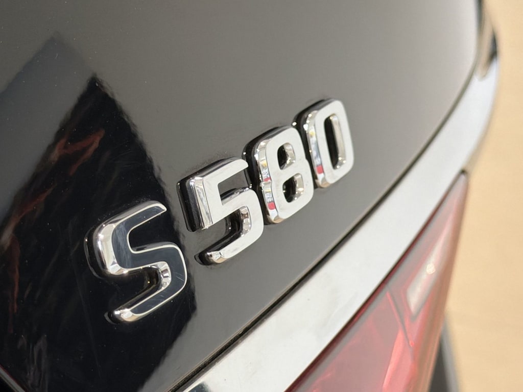 Thumbnail: 2022 Mercedes-Benz S-Class - 25