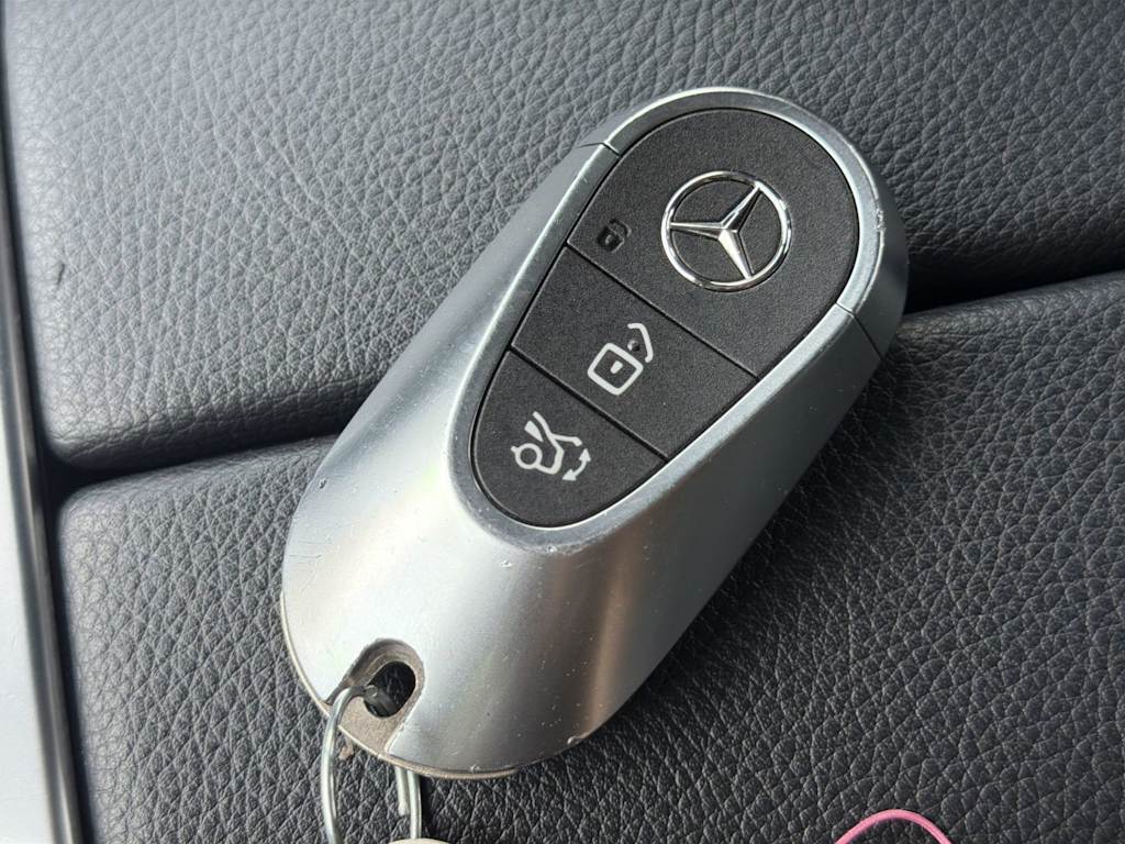 Thumbnail: 2022 Mercedes-Benz C-Class - 19