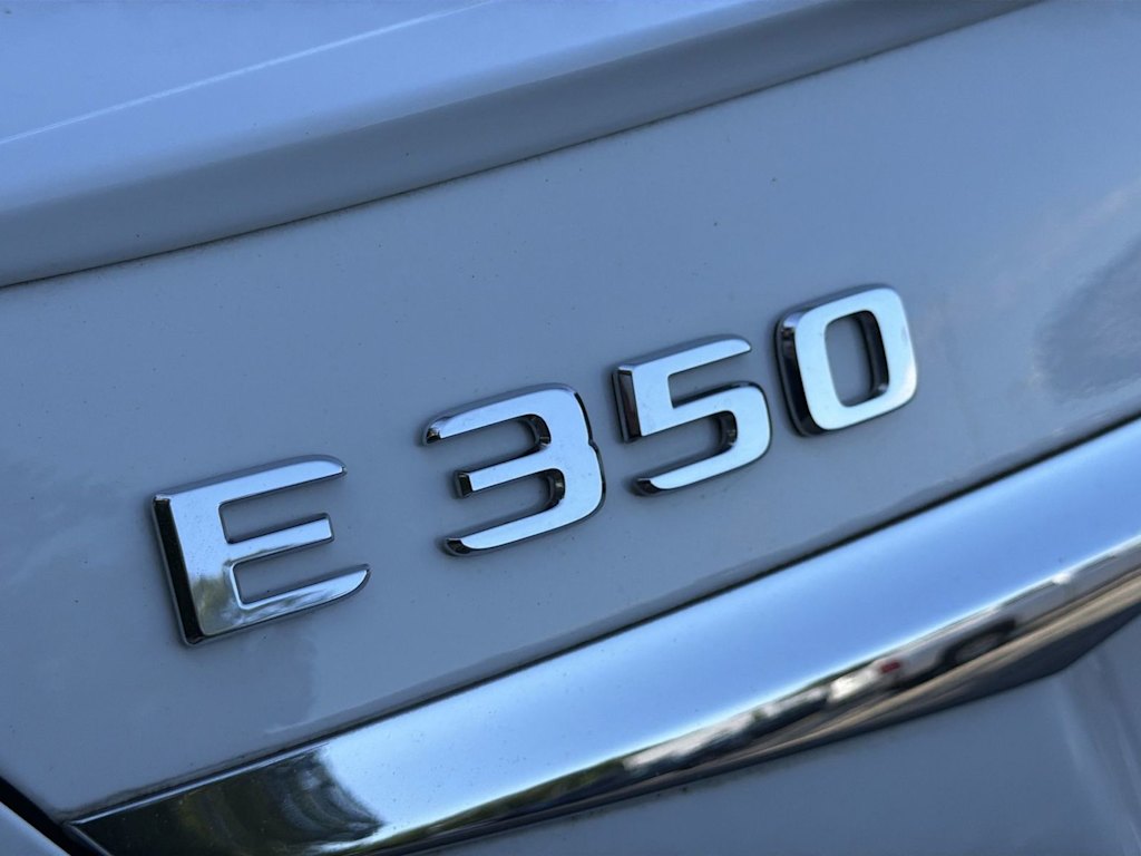Thumbnail: 2020 Mercedes-Benz E-Class - 26