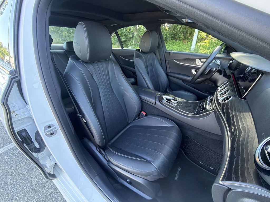 Thumbnail: 2020 Mercedes-Benz E-Class - 27