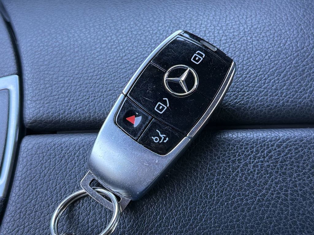 Thumbnail: 2020 Mercedes-Benz E-Class - 18
