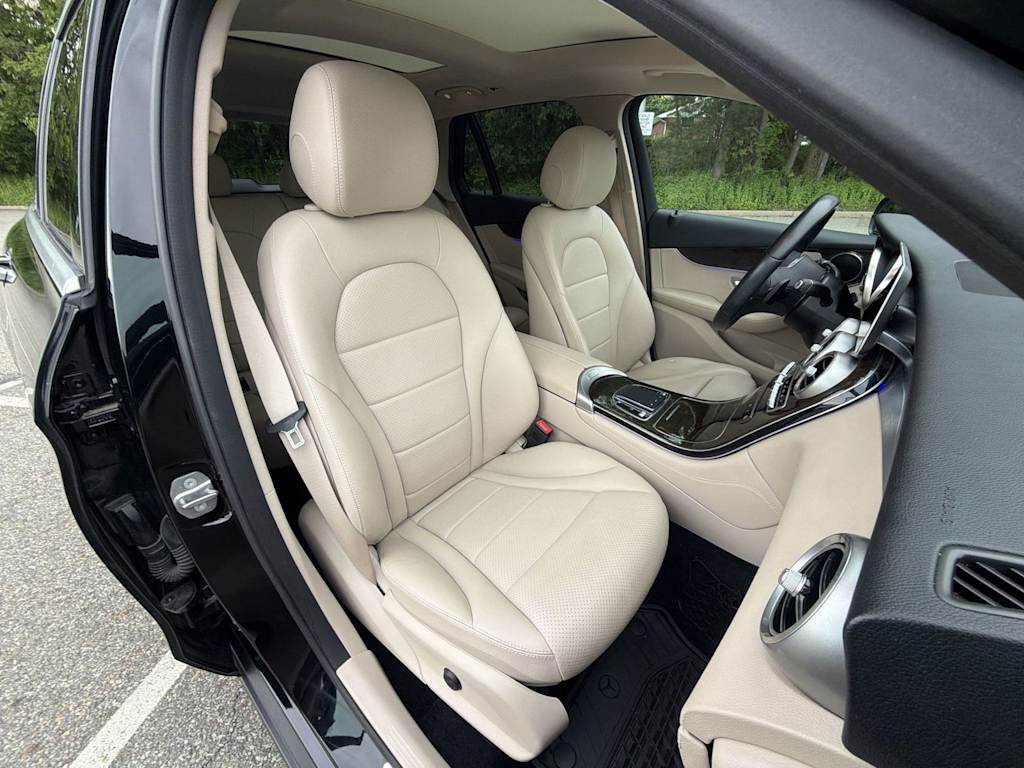 Thumbnail: 2020 Mercedes-Benz GLC - 27