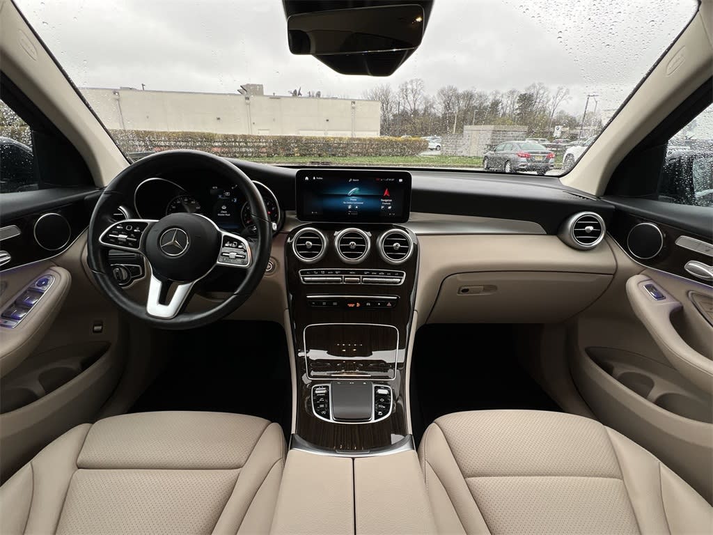 2022 Mercedes-Benz GLC 300 2
