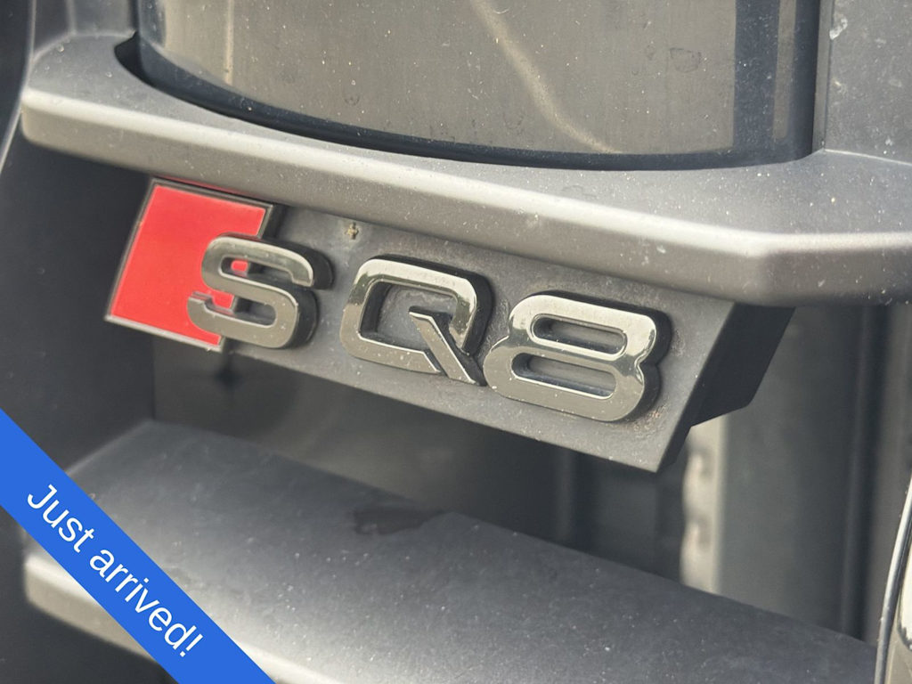 Thumbnail: 2023 Audi SQ8 - 7