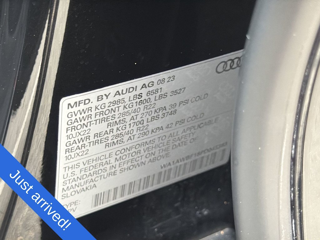 Thumbnail: 2023 Audi SQ8 - 19