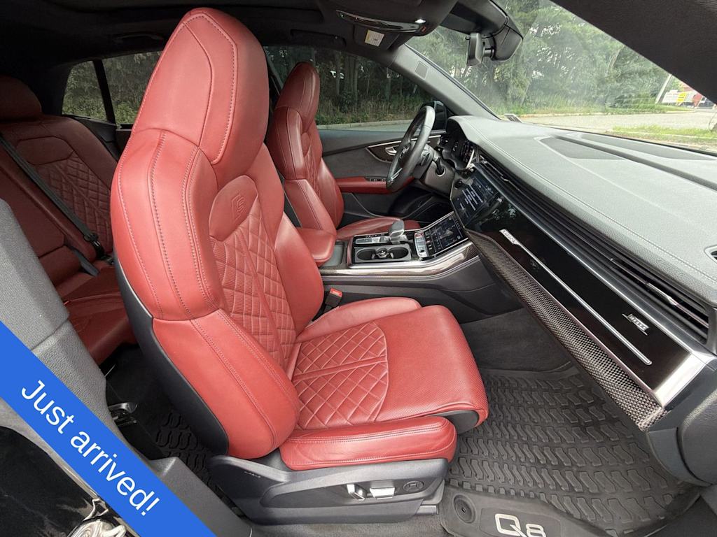 Thumbnail: 2023 Audi SQ8 - 12