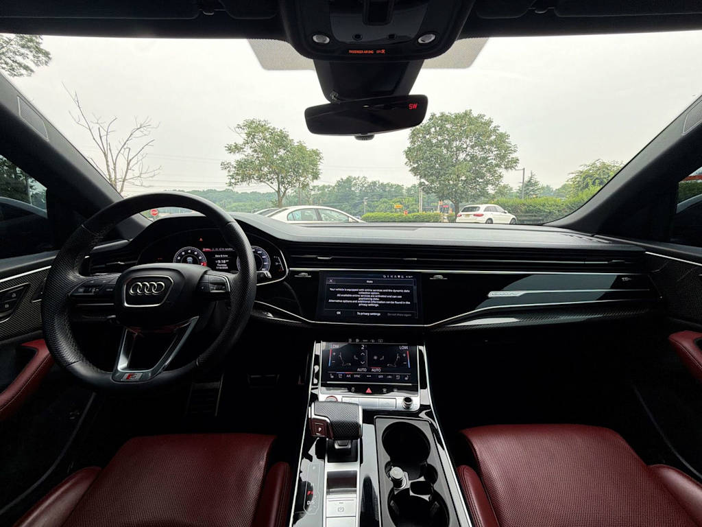 Thumbnail: 2023 Audi SQ8 - 10