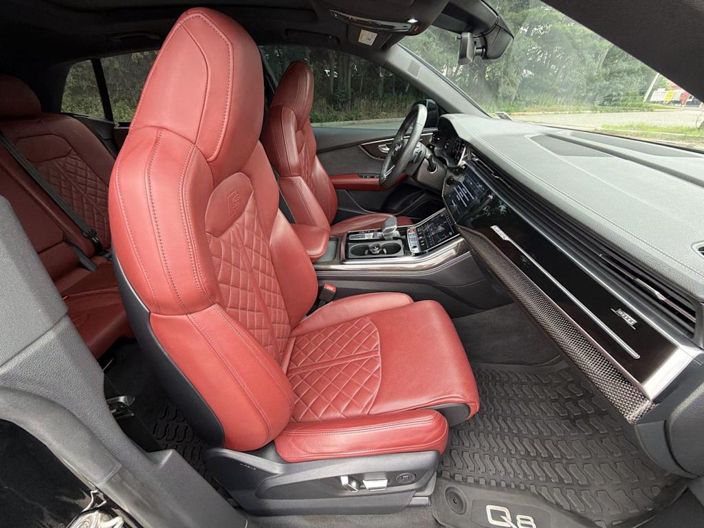 Thumbnail: 2023 Audi SQ8 - 12