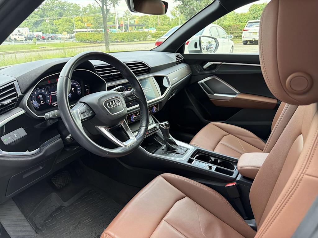 Thumbnail: 2020 Audi Q3 - 2