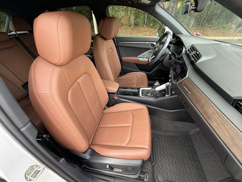Thumbnail: 2020 Audi Q3 - 12