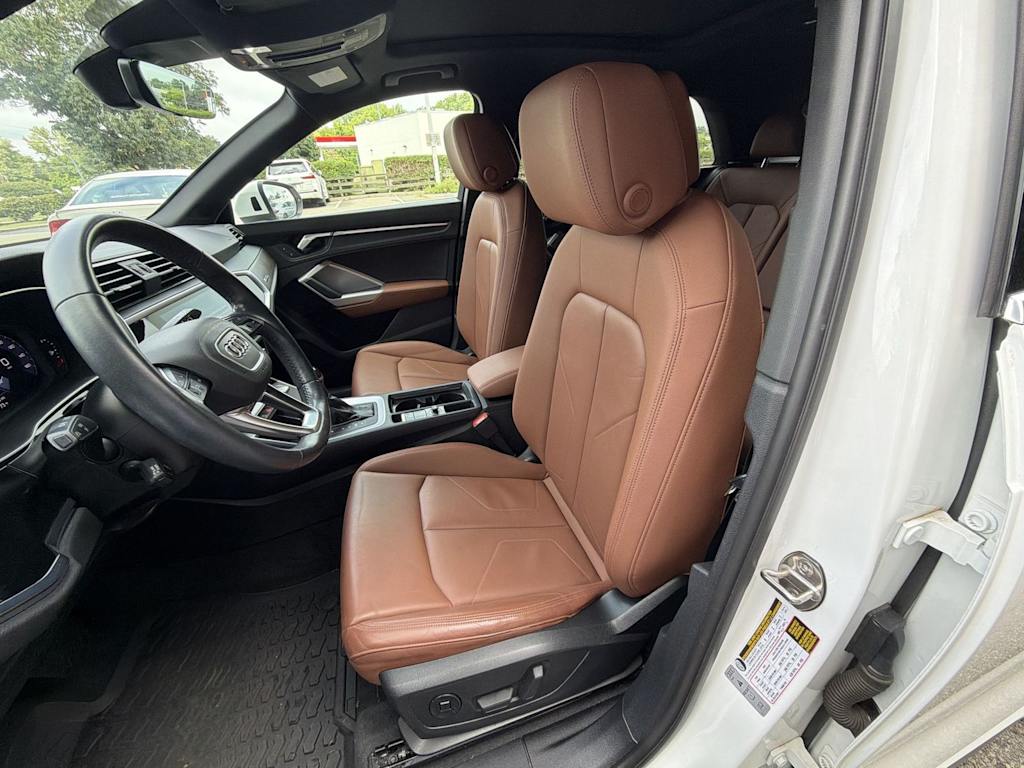 Thumbnail: 2020 Audi Q3 - 11