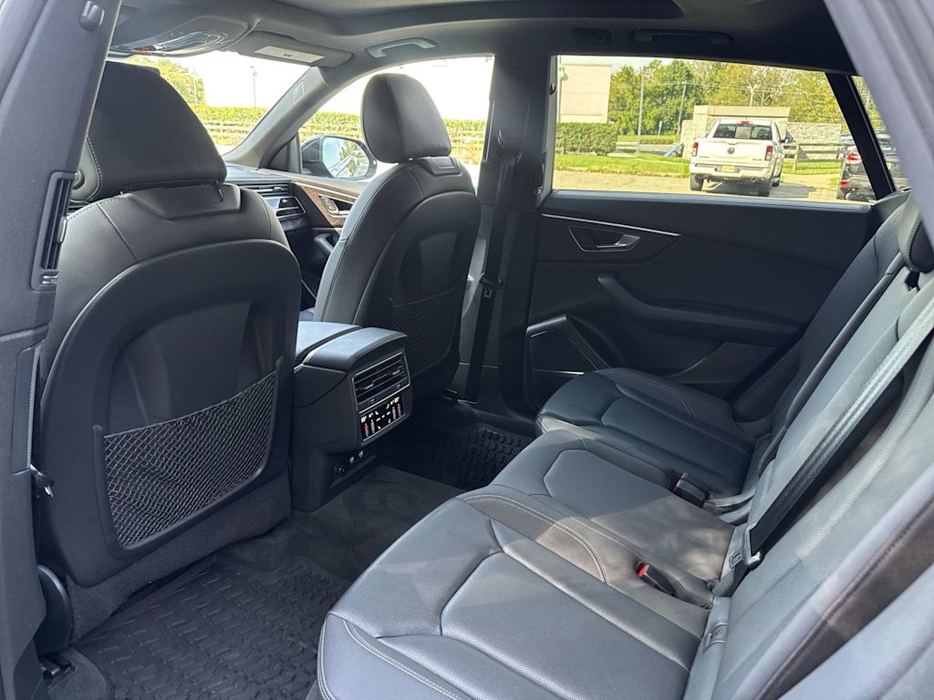 Thumbnail: 2020 Audi Q8 - 12