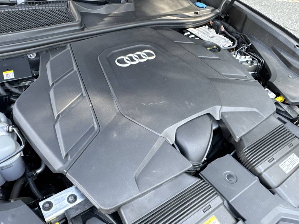 Thumbnail: 2020 Audi Q8 - 10