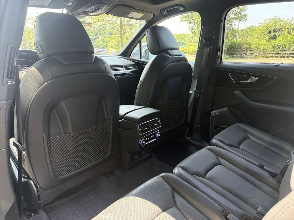Thumbnail: 2019 Audi Q7 - 13