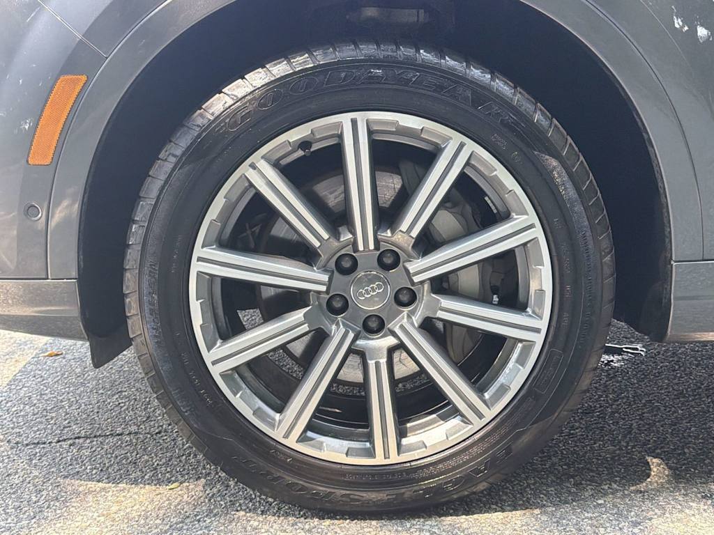 Thumbnail: 2019 Audi Q7 - 8