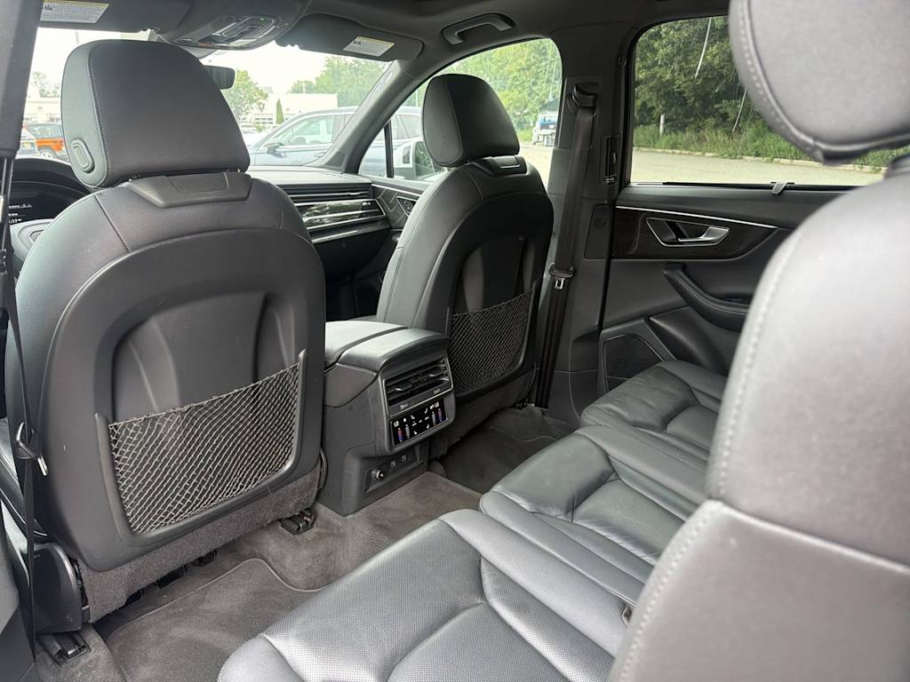 Thumbnail: 2021 Audi Q7 - 13